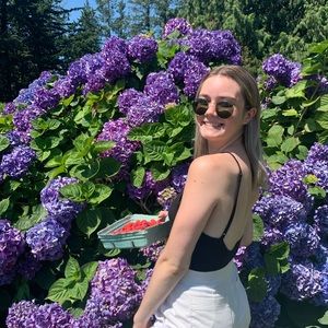 Meet your Posher, Emily